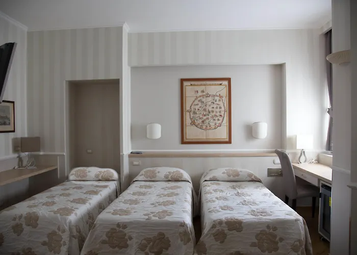 フローラ 3* ミラノ