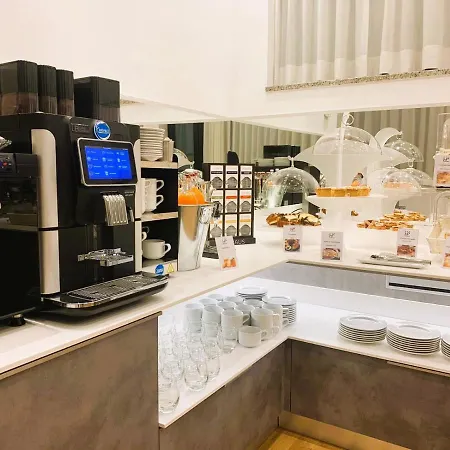 Hotel Flora Milan