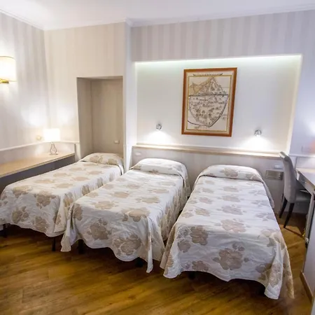 Hotel Flora 3*