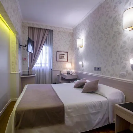 Flora 3* Milan