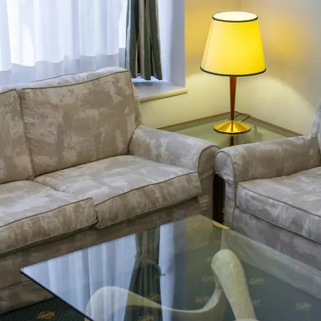 Hotel Flora 3*