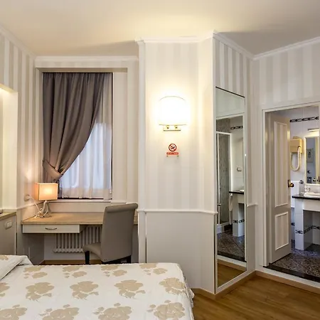 Flora Hotel