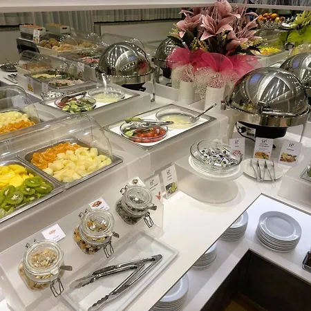 Hotel Flora 3*