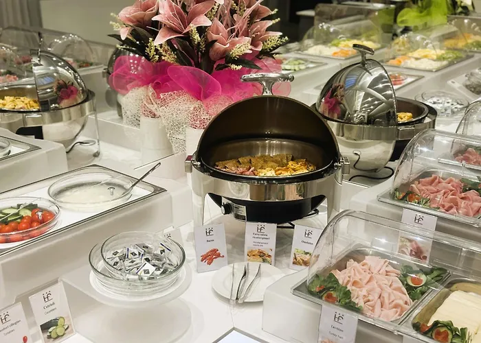 Flora Hotel 3*