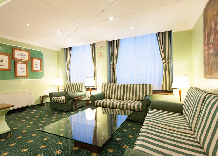 Flora Hotel