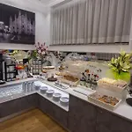 Ξενοδοχείο Flora 3*