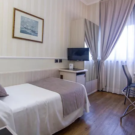 Flora Hotel 3*
